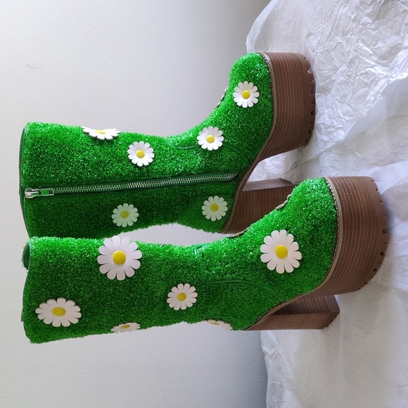 It's Always Greener Platform Ankle Boots - Picture 5 of 7